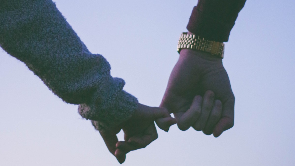 
Micro-Cheating In Relationships: A Therapist's Perspective And Guidance
