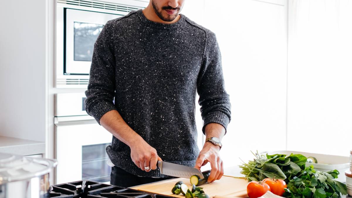 
2 Ways Cooking Might Help You Attain Mindfulness When Meditation Can't
