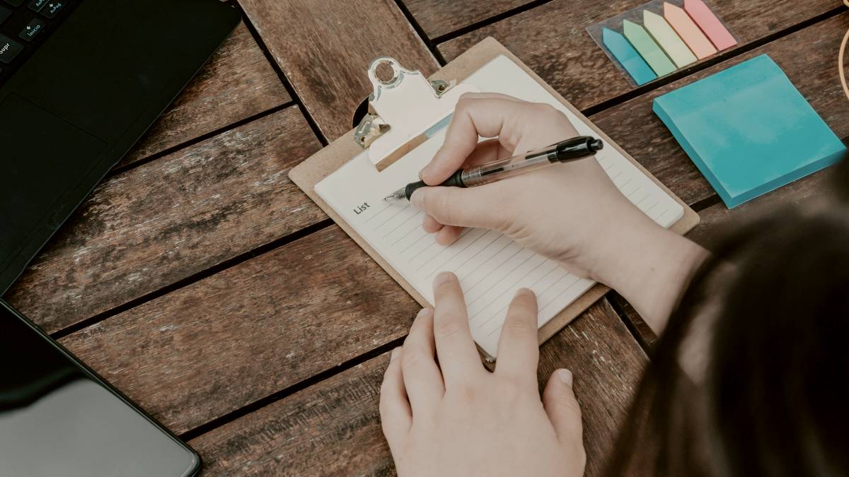 3 Surprising Benefits Of A 'Reverse Bucket List'