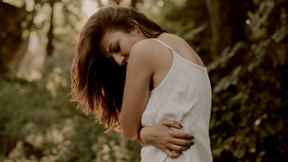 2 Destructive Extremes In Relationships And What They Mean
