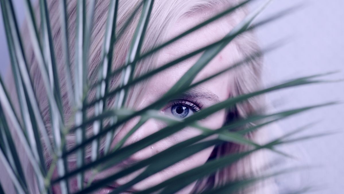 
3 Reasons Behind Your Tendency To Become A 'Chameleon' In Love
