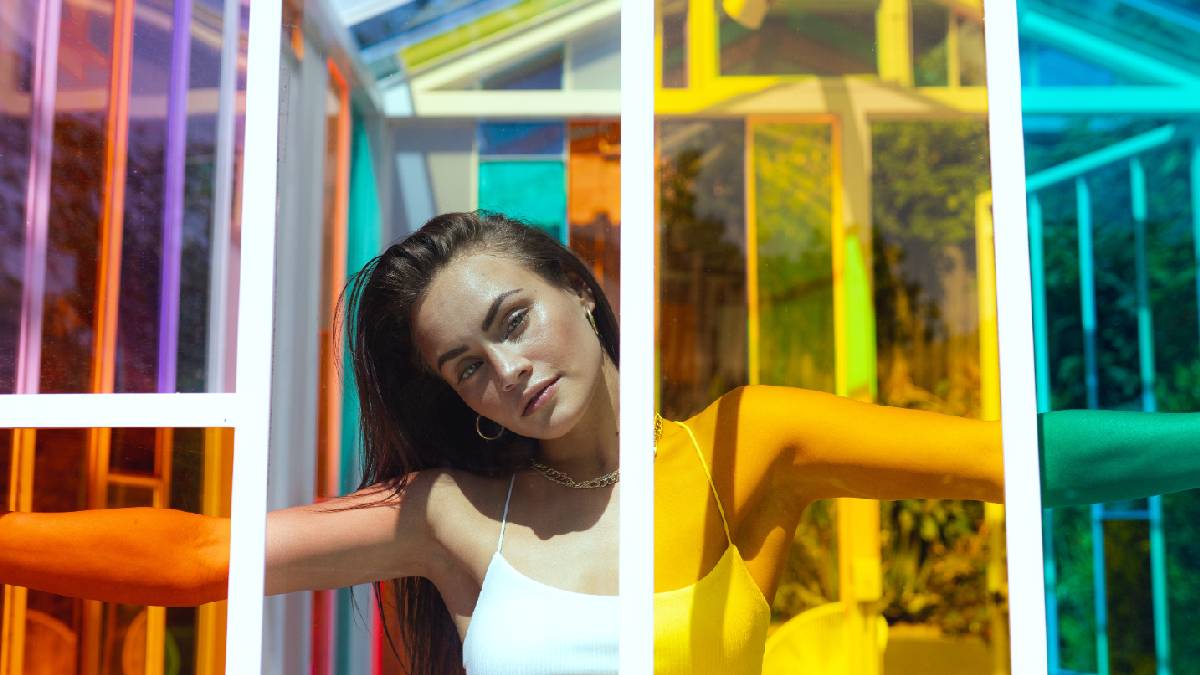 Here's How To Be Authentic When All You Want To Do Is Fit In