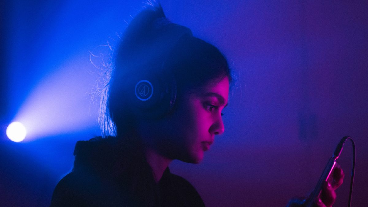 
Does Listening To Heartbreak Music Help You Move On? A Therapist Weighs In
