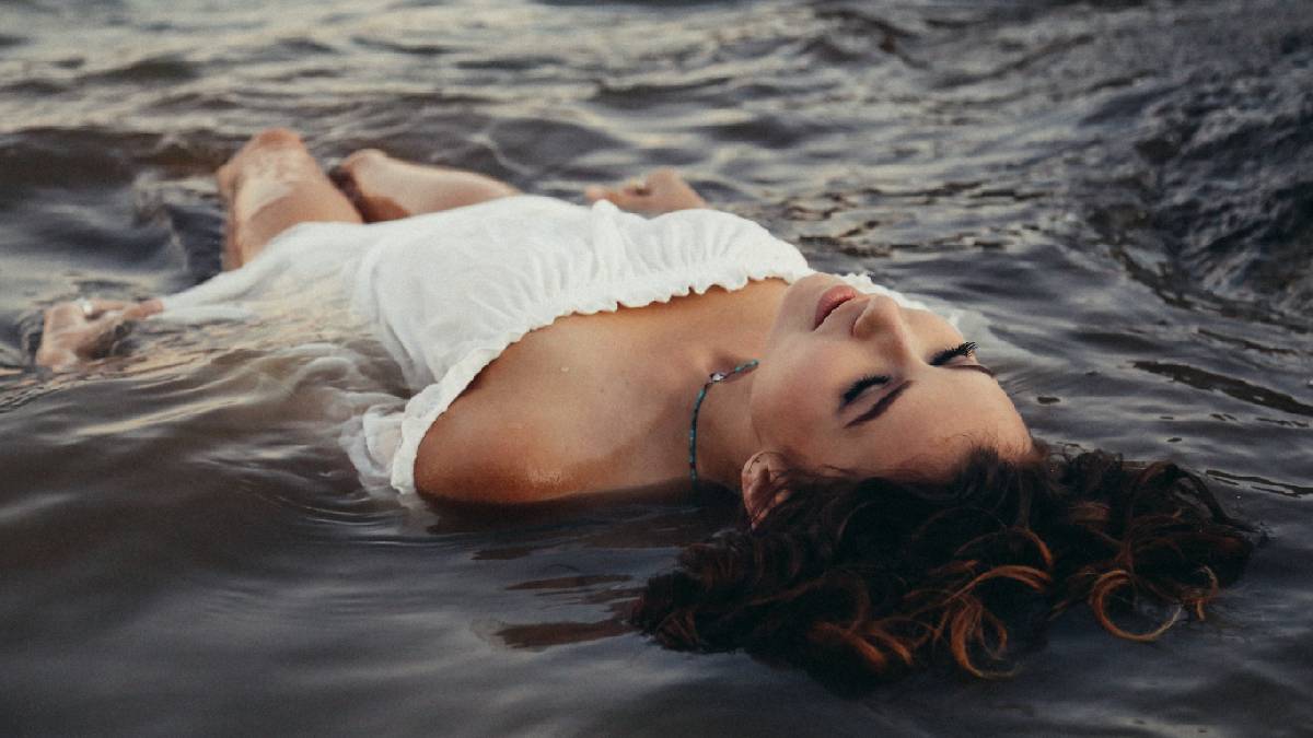 3 Reasons Why Some People Use Sex To Dodge An Emotional Connection