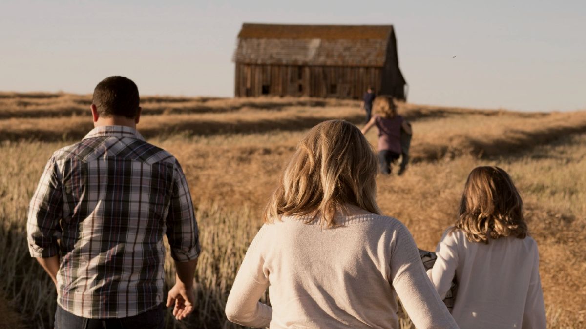 
family members walking in different directions
