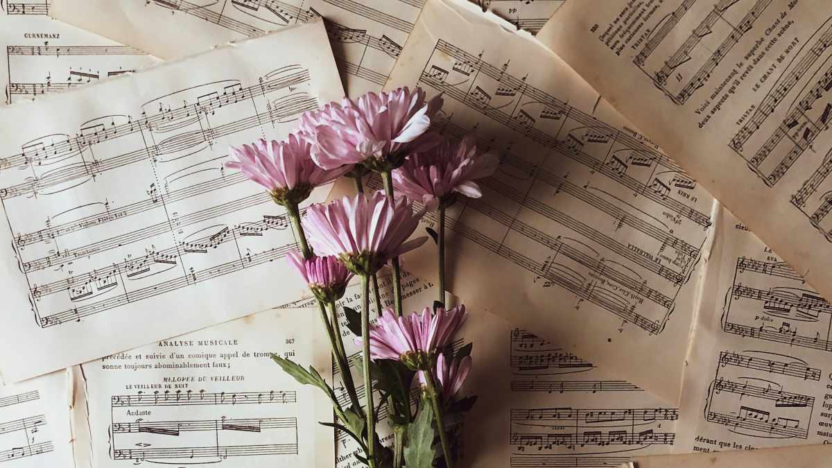 
flowers-and-sheet-music
