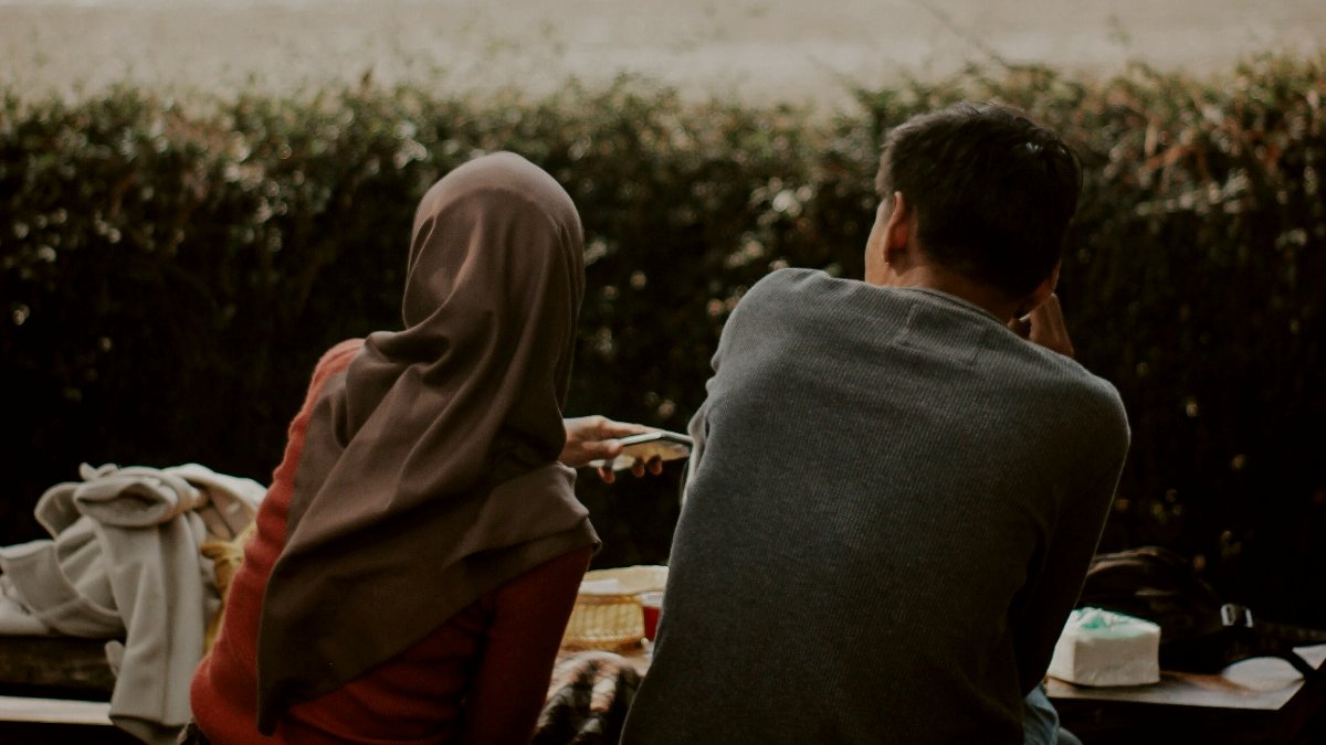 How ‘Parallel Play’ Has Become The Key To Sustaining Intimacy