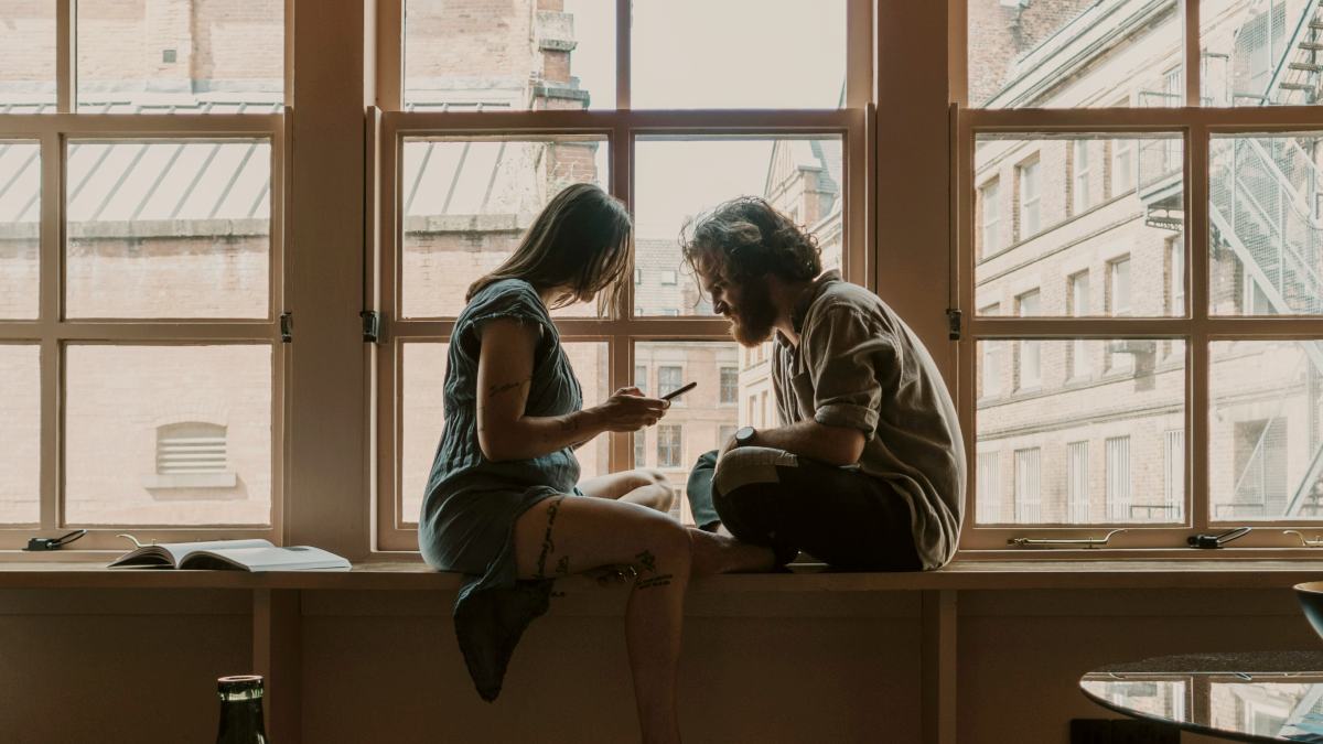 A New Scoping Review Points To The Dangers Of ‘Conspiracy Theories’ In Romantic Relationships