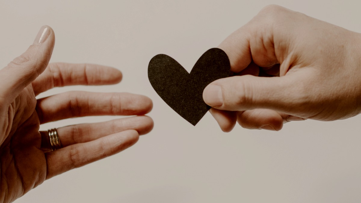 3 Subtle Signs You're 'Overgiving' In Love