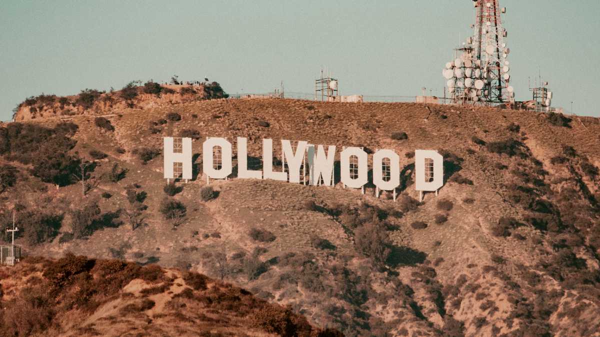 
the hollywood sign in los angeles
