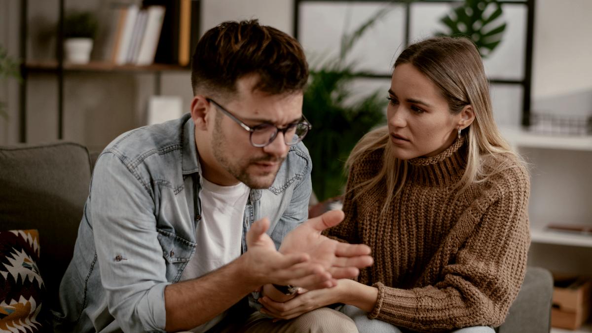 3 Healthy Ways To React When You Feel Triggered In Love